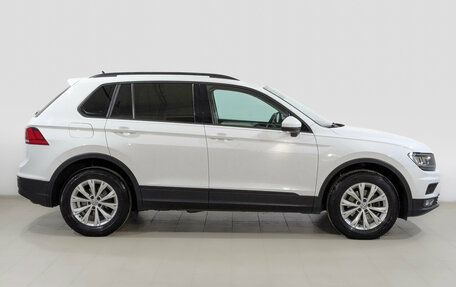 Volkswagen Tiguan II, 2020 год, 2 600 000 рублей, 4 фотография