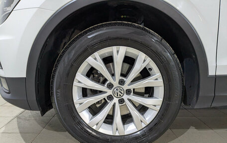 Volkswagen Tiguan II, 2020 год, 2 600 000 рублей, 12 фотография