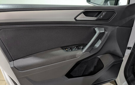 Volkswagen Tiguan II, 2020 год, 2 600 000 рублей, 19 фотография