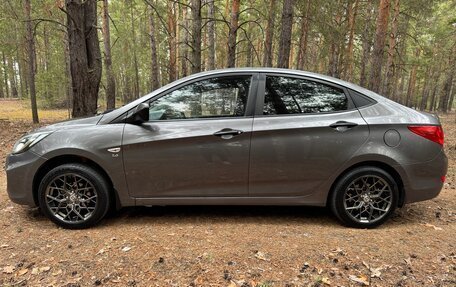 Hyundai Solaris II рестайлинг, 2011 год, 800 000 рублей, 9 фотография