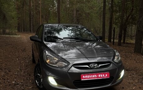 Hyundai Solaris II рестайлинг, 2011 год, 800 000 рублей, 1 фотография