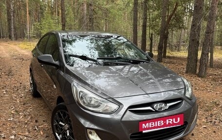 Hyundai Solaris II рестайлинг, 2011 год, 800 000 рублей, 15 фотография