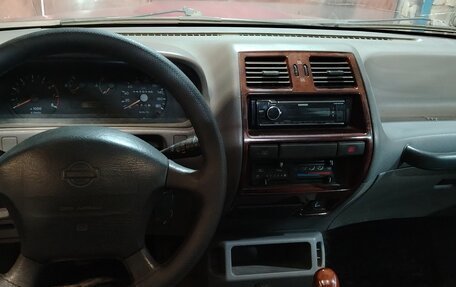 Nissan Terrano II рестайлинг, 1997 год, 450 000 рублей, 16 фотография