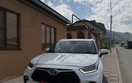 Toyota Highlander, 2025 год, 5 150 000 рублей, 2 фотография