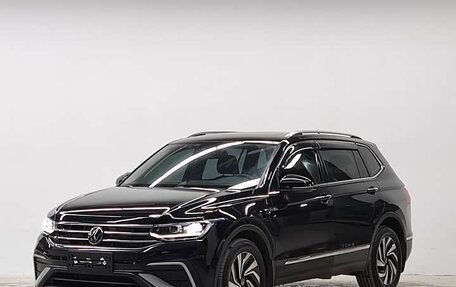 Volkswagen Tiguan II, 2022 год, 2 570 000 рублей, 3 фотография