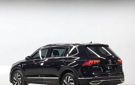 Volkswagen Tiguan II, 2022 год, 2 570 000 рублей, 5 фотография