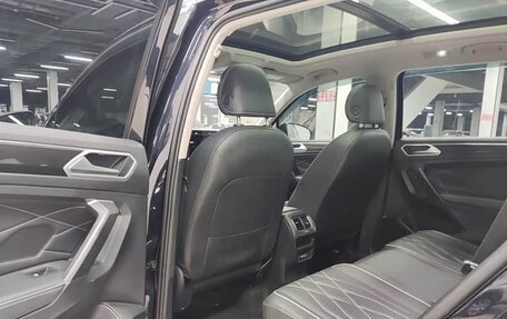 Volkswagen Tiguan II, 2022 год, 2 570 000 рублей, 8 фотография