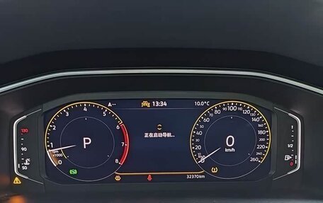 Volkswagen Tiguan II, 2022 год, 2 570 000 рублей, 11 фотография