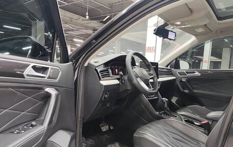 Volkswagen Tiguan II, 2022 год, 2 570 000 рублей, 7 фотография