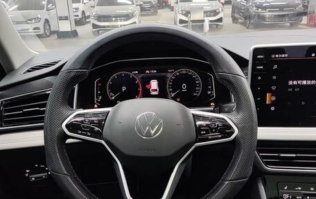 Volkswagen Tiguan II, 2022 год, 2 570 000 рублей, 10 фотография