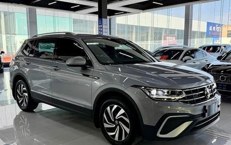 Volkswagen Tiguan II, 2023 год, 2 580 000 рублей, 4 фотография
