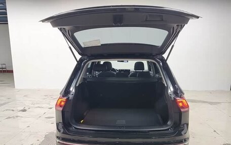 Volkswagen Tiguan II, 2022 год, 2 570 000 рублей, 14 фотография