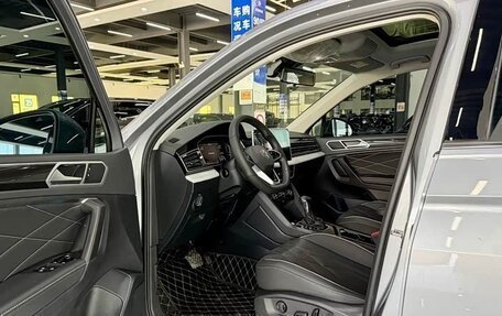 Volkswagen Tiguan II, 2023 год, 2 580 000 рублей, 8 фотография