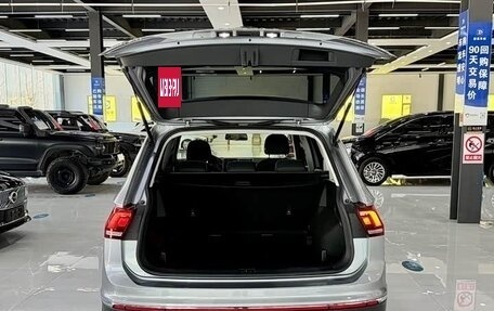 Volkswagen Tiguan II, 2023 год, 2 580 000 рублей, 13 фотография