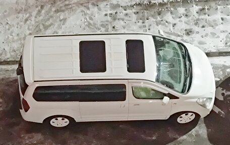 Hyundai Grand Starex Grand Starex I рестайлинг 2, 2011 год, 1 850 000 рублей, 3 фотография