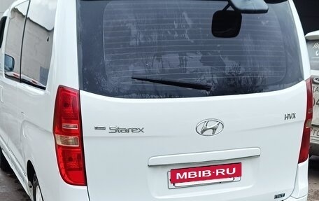 Hyundai Grand Starex Grand Starex I рестайлинг 2, 2011 год, 1 850 000 рублей, 2 фотография