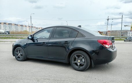Chevrolet Cruze II, 2009 год, 550 000 рублей, 4 фотография