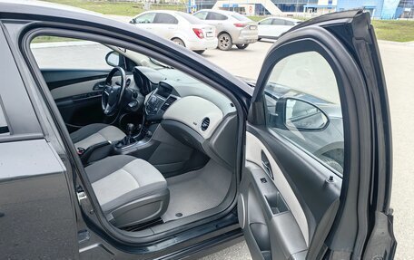 Chevrolet Cruze II, 2009 год, 550 000 рублей, 6 фотография