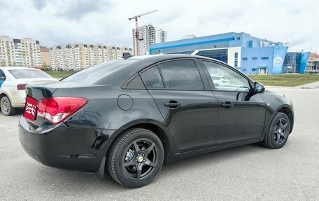 Chevrolet Cruze II, 2009 год, 550 000 рублей, 3 фотография