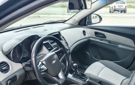 Chevrolet Cruze II, 2009 год, 550 000 рублей, 9 фотография