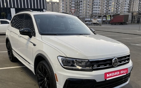 Volkswagen Tiguan II, 2020 год, 3 150 000 рублей, 2 фотография