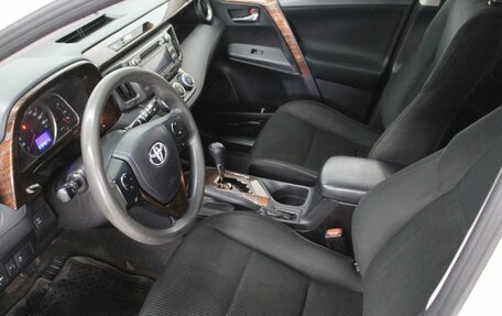 Toyota RAV4, 2015 год, 1 920 000 рублей, 21 фотография