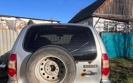 Chevrolet Niva I рестайлинг, 2004 год, 110 000 рублей, 4 фотография