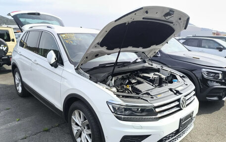 Volkswagen Tiguan II, 2017 год, 1 700 000 рублей, 2 фотография