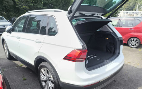 Volkswagen Tiguan II, 2017 год, 1 700 000 рублей, 4 фотография