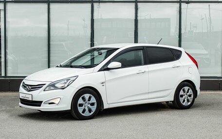 Hyundai Solaris II рестайлинг, 2015 год, 900 000 рублей, 1 фотография