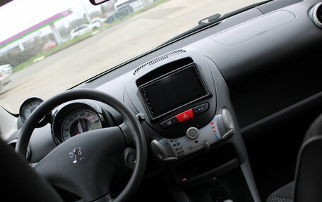 Peugeot 107 I рестайлинг, 2012 год, 549 000 рублей, 23 фотография