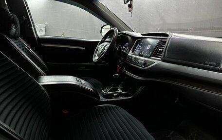 Toyota Highlander III, 2015 год, 2 199 777 рублей, 12 фотография