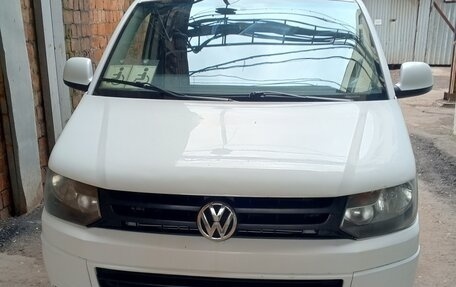 Volkswagen Transporter T5 рестайлинг, 2010 год, 1 000 000 рублей, 2 фотография