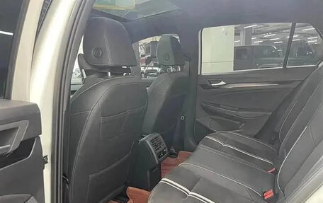 Volkswagen Golf VIII, 2022 год, 1 900 000 рублей, 11 фотография