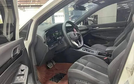Volkswagen Golf VIII, 2022 год, 1 900 000 рублей, 7 фотография