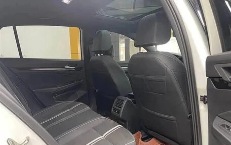 Volkswagen Golf VIII, 2022 год, 1 900 000 рублей, 9 фотография