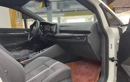 Volkswagen Golf VIII, 2022 год, 1 900 000 рублей, 10 фотография