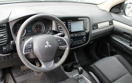 Mitsubishi Outlander III рестайлинг 3, 2012 год, 1 427 000 рублей, 10 фотография