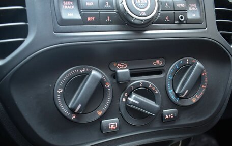 Nissan Juke II, 2013 год, 750 000 рублей, 14 фотография
