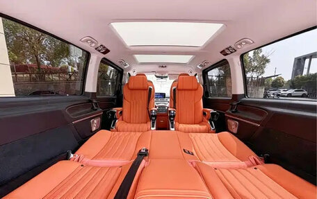 Mercedes-Benz V-Класс, 2024 год, 8 900 000 рублей, 8 фотография
