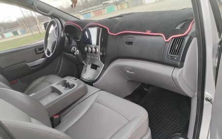 Hyundai Grand Starex Grand Starex I рестайлинг 2, 2008 год, 1 300 000 рублей, 9 фотография