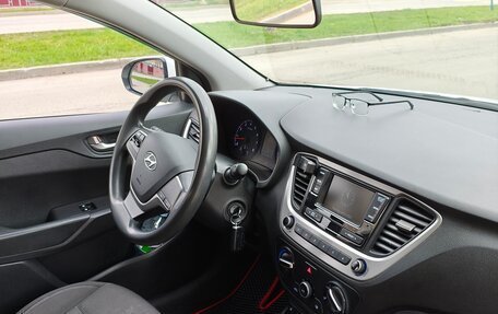 Hyundai Solaris II рестайлинг, 2017 год, 840 000 рублей, 5 фотография