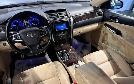 Toyota Camry, 2018 год, 2 375 000 рублей, 15 фотография