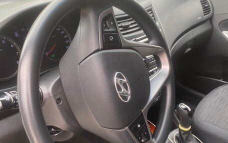 Hyundai Solaris II рестайлинг, 2014 год, 1 100 000 рублей, 14 фотография