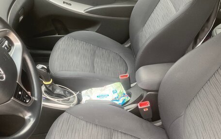 Hyundai Solaris II рестайлинг, 2014 год, 1 100 000 рублей, 13 фотография