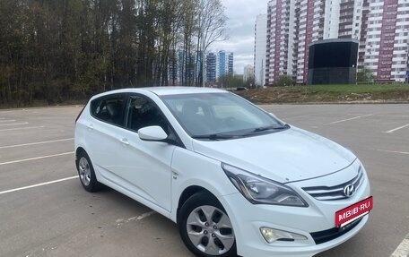 Hyundai Solaris II рестайлинг, 2014 год, 1 100 000 рублей, 3 фотография