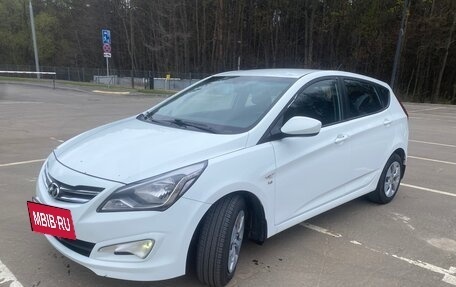 Hyundai Solaris II рестайлинг, 2014 год, 1 100 000 рублей, 4 фотография