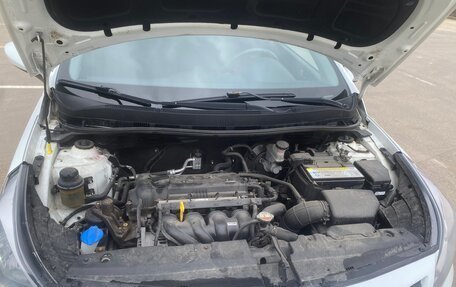 Hyundai Solaris II рестайлинг, 2014 год, 1 100 000 рублей, 31 фотография