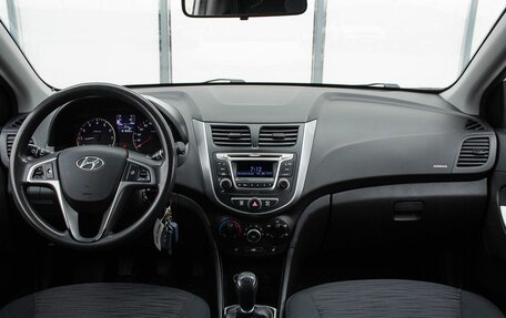 Hyundai Solaris II рестайлинг, 2015 год, 900 000 рублей, 13 фотография