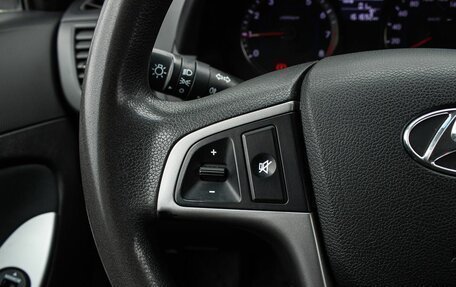 Hyundai Solaris II рестайлинг, 2015 год, 900 000 рублей, 16 фотография